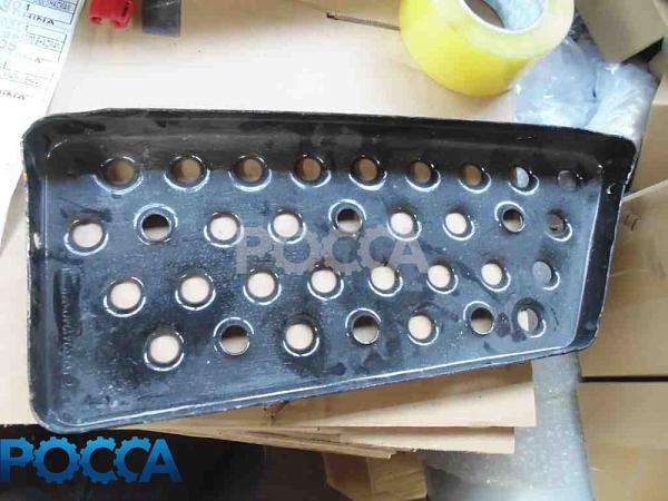 Подножка железная средняя правая SHAANXI (Шанкси) SHACMAN (Шакман) F3000 DZ13241240314