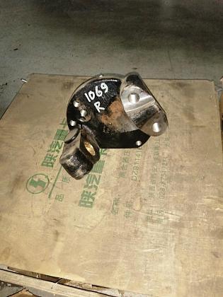 Кулак поворотный правый D.ШКВ.-32мм ОТВ.-6+1 D.ПОСАД1.-30мм D.ПОСАД2.-45мм FOTON (Фотон) 5069 1056PE-3001036