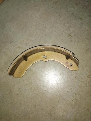 Колодка тормозная задняя (1шт.) FOTON 1049С ISUZU 600P NKR77PL W-85mm L-255mm