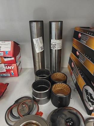 Шкворень в комплекте со втулками и уплотнениями (1к-кт=2шт) SHAANXI (Шанкси) SHACMAN (Шакман) F3000