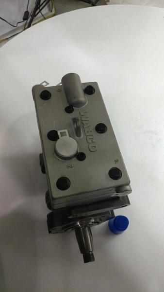 Компрессор воздушный 2-х цилиндровый HOWO (Хово) VG1093130001