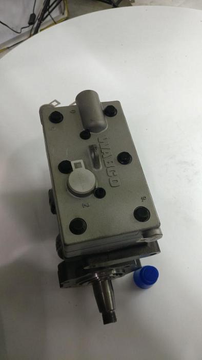 Компрессор воздушный 2-х цилиндровый HOWO (Хово) VG1093130001