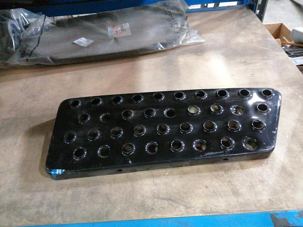 Подножка верхняя левая металлическая SHAANXI (Шанкси) SHACMAN (Шакман) F3000 DZ13241240311