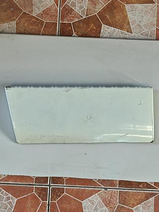 Накладка подножки кабины правая FOTON (Фотон) 1069 (белая) 1B20084500008(white)