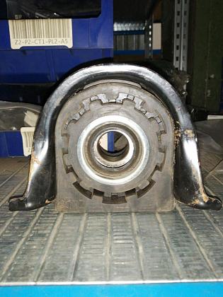 Опора карданного вала (подшипник подвесной) в сборе D32 JMC 1032, ISUZU NKR(94-98)